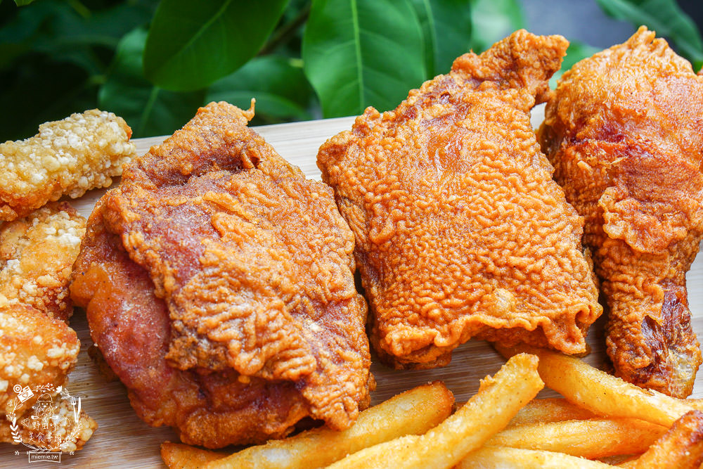 高雄[雞讚炸雞腿文橫店]CP值爆高炸雞腿居然只要25元?外皮鹹香酥脆雞肉超多汁?