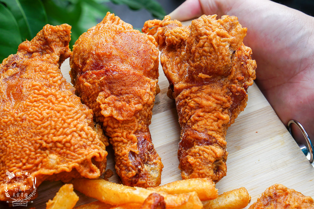 高雄[雞讚炸雞腿文橫店]CP值爆高炸雞腿居然只要25元?外皮鹹香酥脆雞肉超多汁?