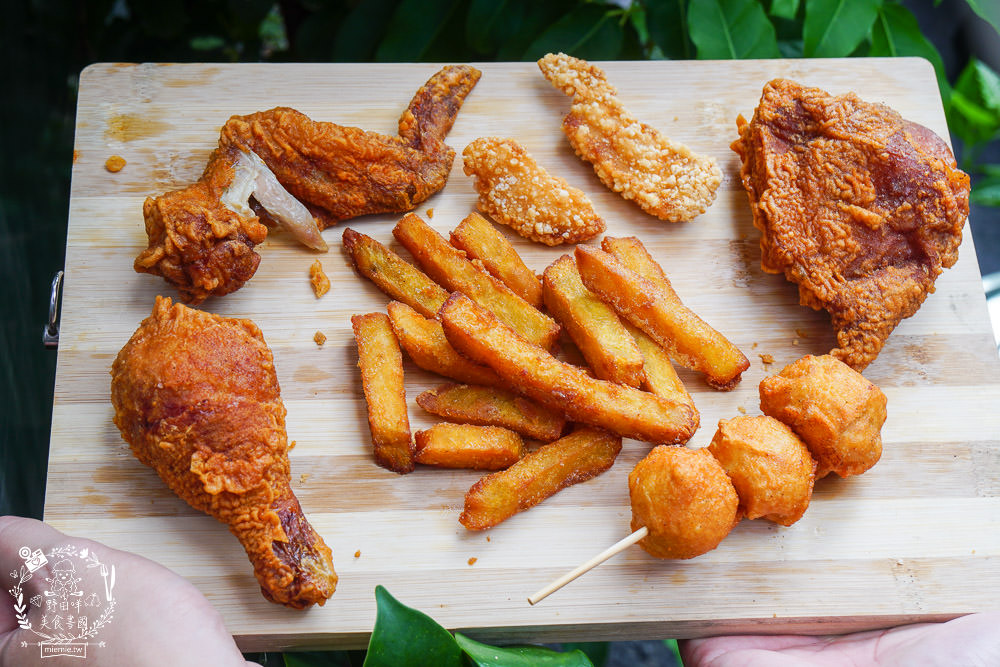高雄[雞讚炸雞腿文橫店]CP值爆高炸雞腿居然只要25元?外皮鹹香酥脆雞肉超多汁?