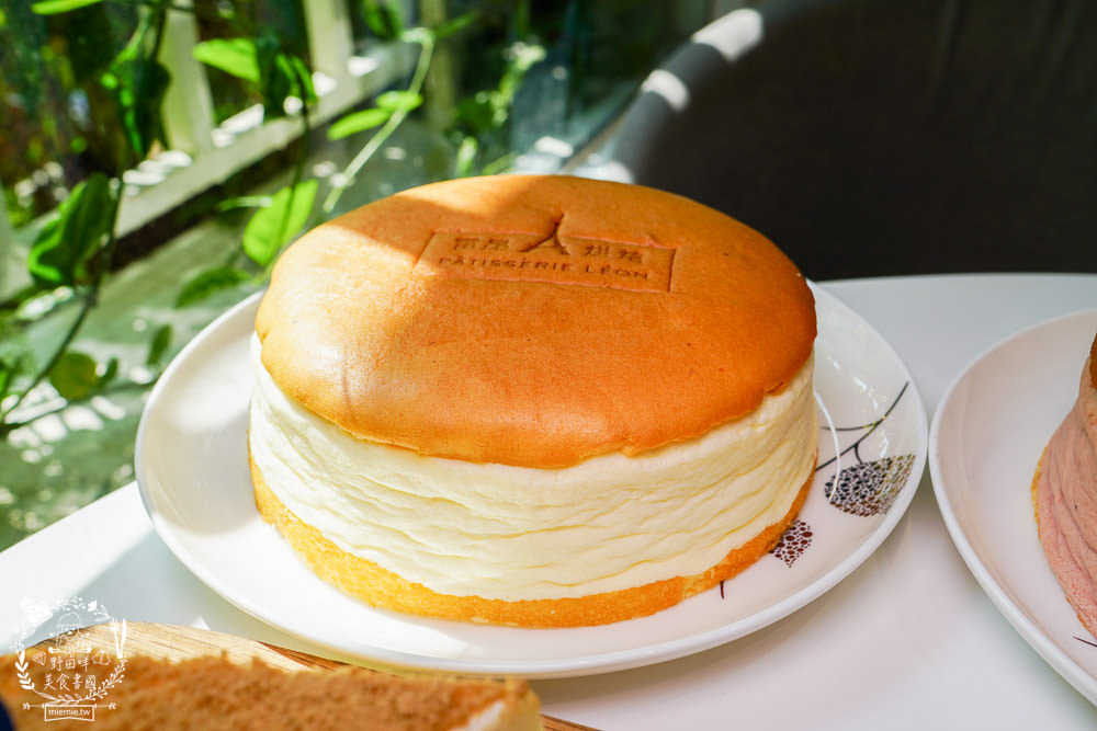 雷昂甜點烘焙工坊|高雄隱藏在巷弄的高級法式甜點!號稱零負評的舒芙蕾乳酪蛋糕人氣必吃?