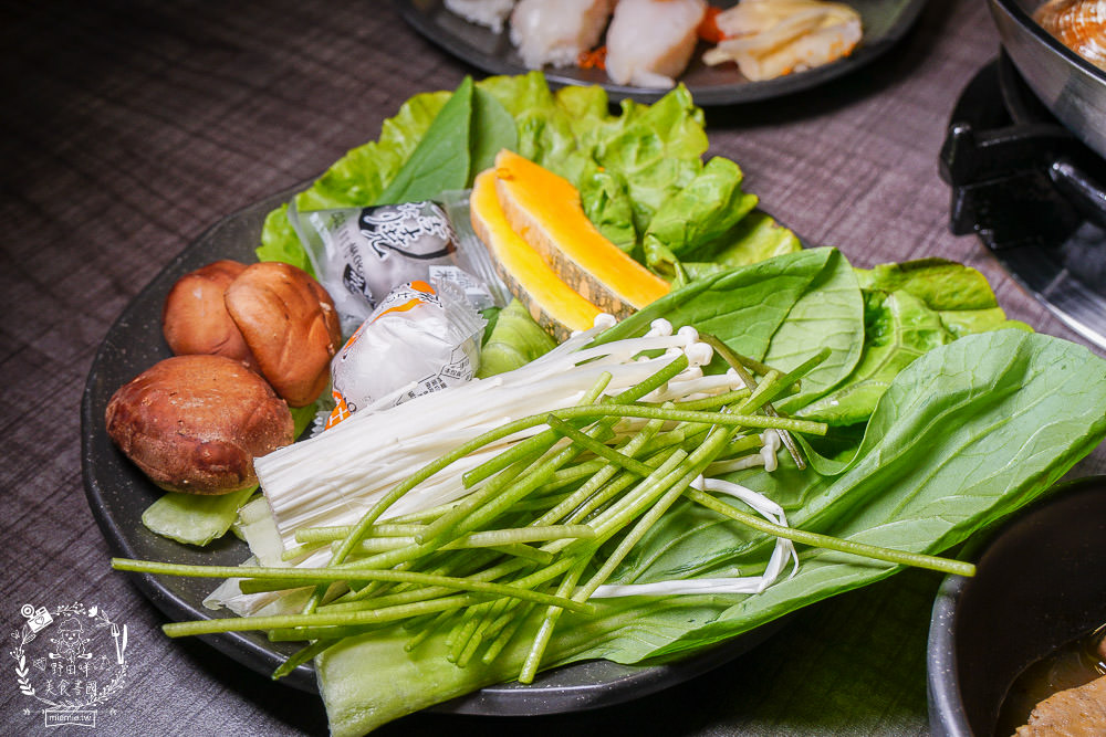 高雄韓八韓日燒肉鍋物吃到飽!一間轟動高雄的火烤兩吃吃到飽餐廳!現在最低只要699元?! - 第59張圖 高雄韓八韓日燒肉鍋物吃到飽!一間轟動高雄的火烤兩吃吃到飽餐廳!現在最低只要699元?!