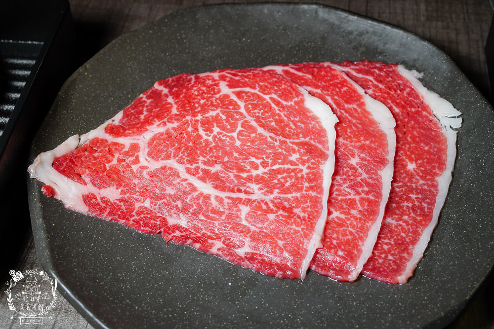高雄韓八韓日燒肉鍋物吃到飽!一間轟動高雄的火烤兩吃吃到飽餐廳!現在最低只要699元?! - 第68張圖 高雄韓八韓日燒肉鍋物吃到飽!一間轟動高雄的火烤兩吃吃到飽餐廳!現在最低只要699元?!