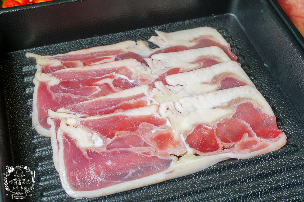 高雄韓八韓日燒肉鍋物吃到飽!一間轟動高雄的火烤兩吃吃到飽餐廳!現在最低只要699元?! - 第70張圖 高雄韓八韓日燒肉鍋物吃到飽!一間轟動高雄的火烤兩吃吃到飽餐廳!現在最低只要699元?!
