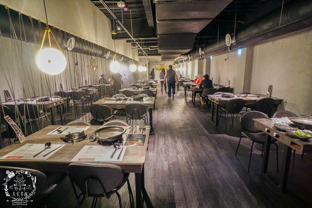 高雄韓八韓日燒肉鍋物吃到飽!一間轟動高雄的火烤兩吃吃到飽餐廳!現在最低只要699元?! - 第11張圖 高雄韓八韓日燒肉鍋物吃到飽!一間轟動高雄的火烤兩吃吃到飽餐廳!現在最低只要699元?!