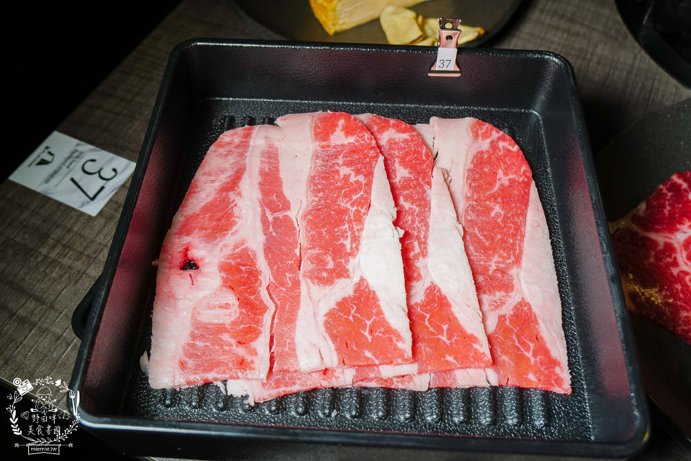 高雄韓八韓日燒肉鍋物吃到飽!一間轟動高雄的火烤兩吃吃到飽餐廳!現在最低只要699元?! - 第71張圖 高雄韓八韓日燒肉鍋物吃到飽!一間轟動高雄的火烤兩吃吃到飽餐廳!現在最低只要699元?!