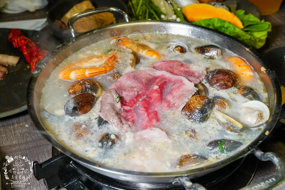 高雄韓八韓日燒肉鍋物吃到飽!一間轟動高雄的火烤兩吃吃到飽餐廳!現在最低只要699元?! - 第77張圖 高雄韓八韓日燒肉鍋物吃到飽!一間轟動高雄的火烤兩吃吃到飽餐廳!現在最低只要699元?!