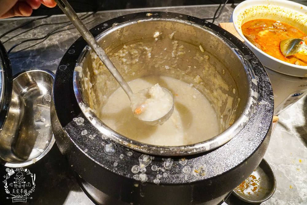 高雄韓八韓日燒肉鍋物吃到飽!一間轟動高雄的火烤兩吃吃到飽餐廳!現在最低只要699元?! - 第29張圖 高雄韓八韓日燒肉鍋物吃到飽!一間轟動高雄的火烤兩吃吃到飽餐廳!現在最低只要699元?!