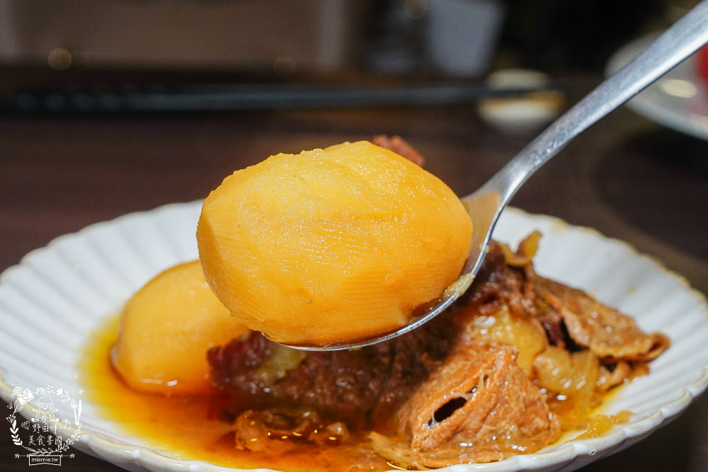 高雄居酒屋[居酒屋頑固老頭]新崛江商圈的療癒系深夜食堂+正統日本廚師料理美食