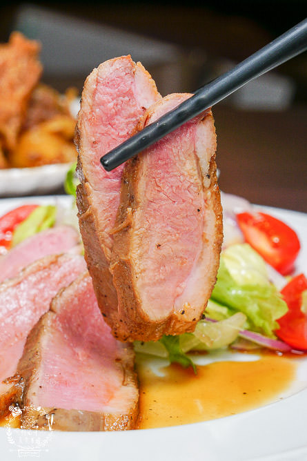 高雄居酒屋[居酒屋頑固老頭]新崛江商圈的療癒系深夜食堂+正統日本廚師料理美食