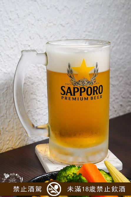 高雄居酒屋[居酒屋頑固老頭]新崛江商圈的療癒系深夜食堂+正統日本廚師料理美食