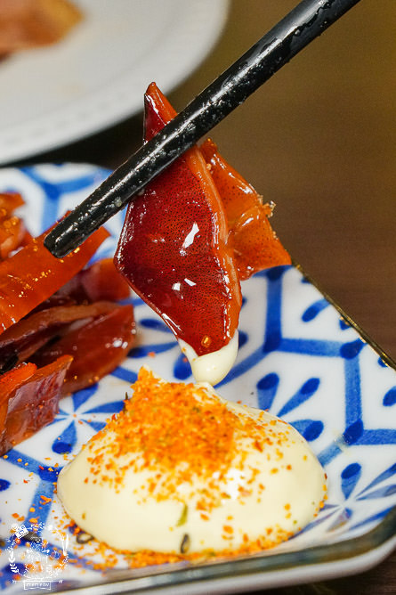 高雄居酒屋[居酒屋頑固老頭]新崛江商圈的療癒系深夜食堂+正統日本廚師料理美食