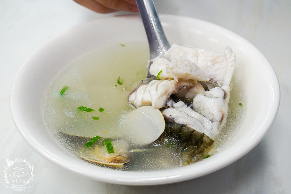 高雄[顏記鮮魚湯]仁雄路鱸魚湯熱炒料理!海鮮鍋燒麵跟蝦仁炒飯超澎湃der