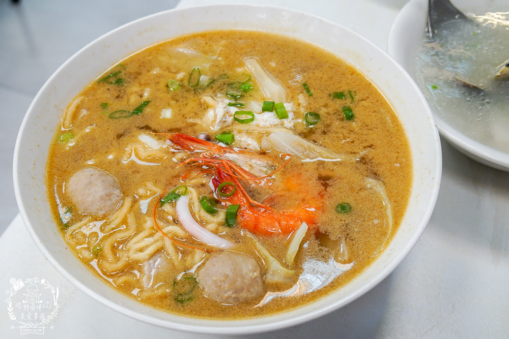 高雄[顏記鮮魚湯]仁雄路鱸魚湯熱炒料理!海鮮鍋燒麵跟蝦仁炒飯超澎湃der