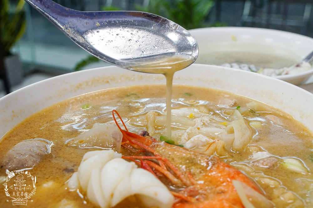 高雄[顏記鮮魚湯]仁雄路鱸魚湯熱炒料理!海鮮鍋燒麵跟蝦仁炒飯超澎湃der