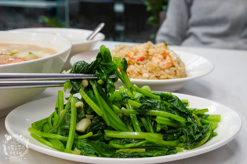 高雄[顏記鮮魚湯]仁雄路鱸魚湯熱炒料理!海鮮鍋燒麵跟蝦仁炒飯超澎湃der