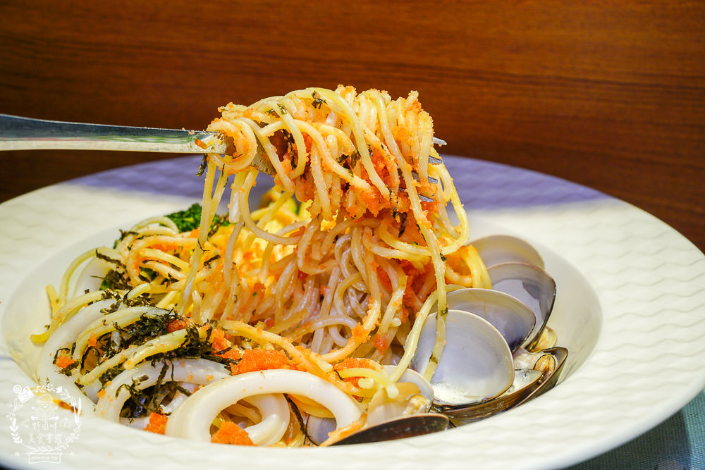 高雄[顥月義式料理]隱藏在市場內的頂級義大利麵店!日本進口的海膽明太子太浮誇了!