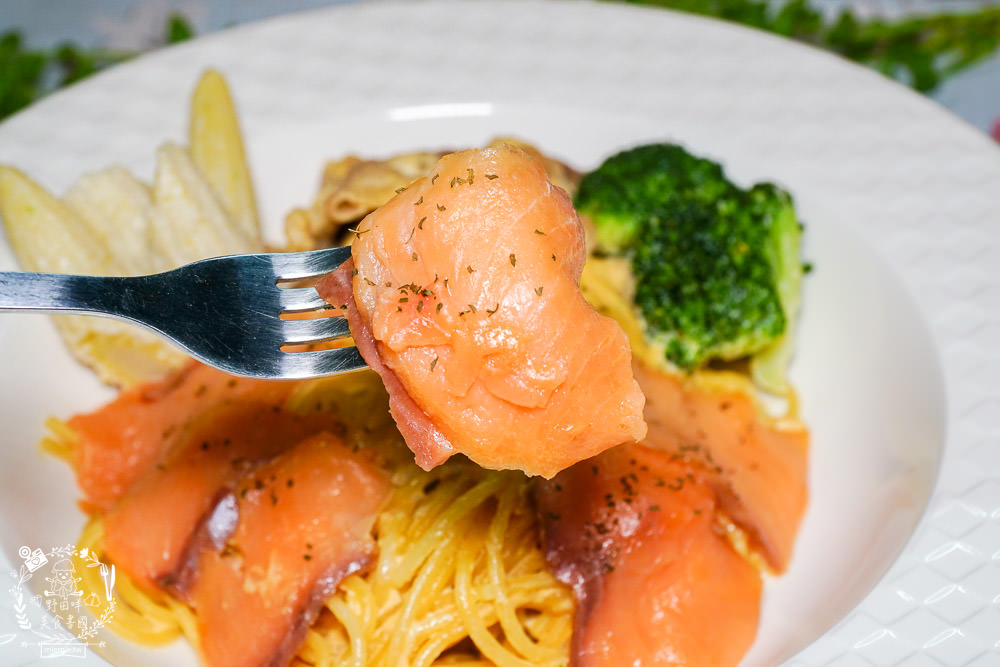 高雄[顥月義式料理]隱藏在市場內的頂級義大利麵店!日本進口的海膽明太子太浮誇了!