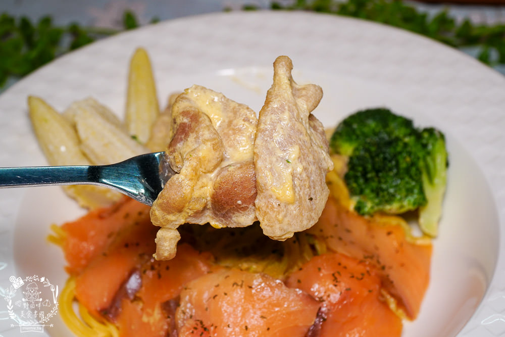 高雄[顥月義式料理]隱藏在市場內的頂級義大利麵店!日本進口的海膽明太子太浮誇了!