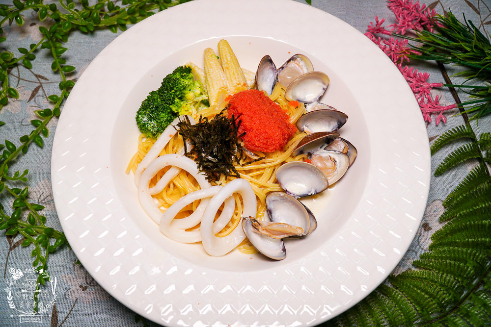 高雄[顥月義式料理]隱藏在市場內的頂級義大利麵店!日本進口的海膽明太子太浮誇了!