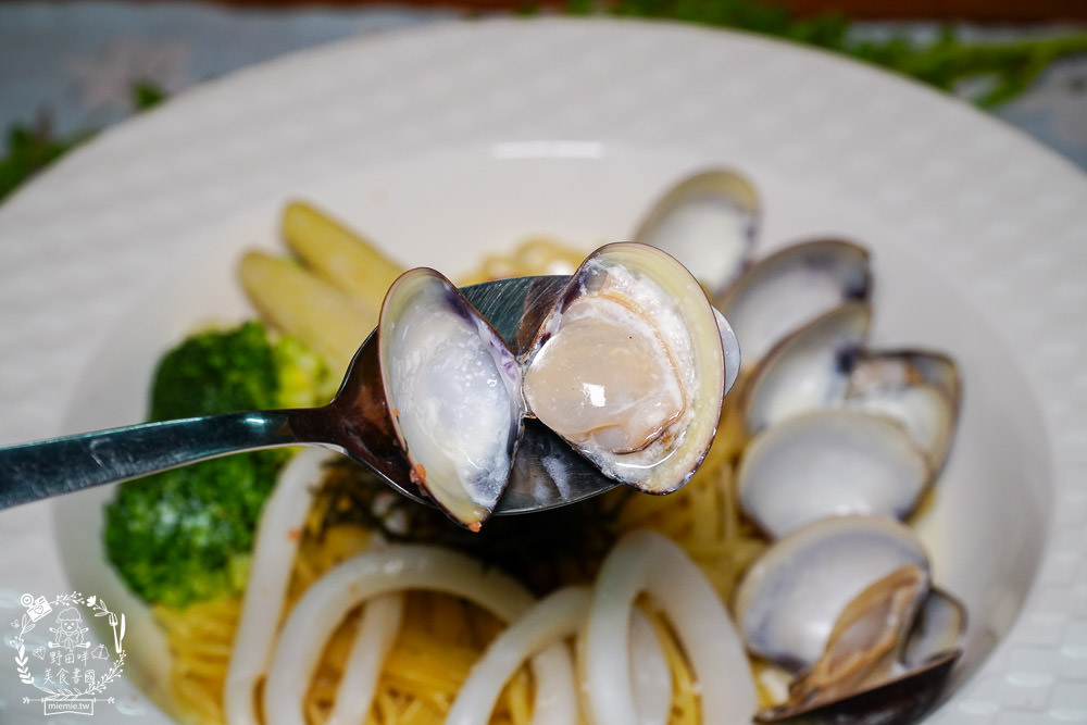 高雄[顥月義式料理]隱藏在市場內的頂級義大利麵店!日本進口的海膽明太子太浮誇了!