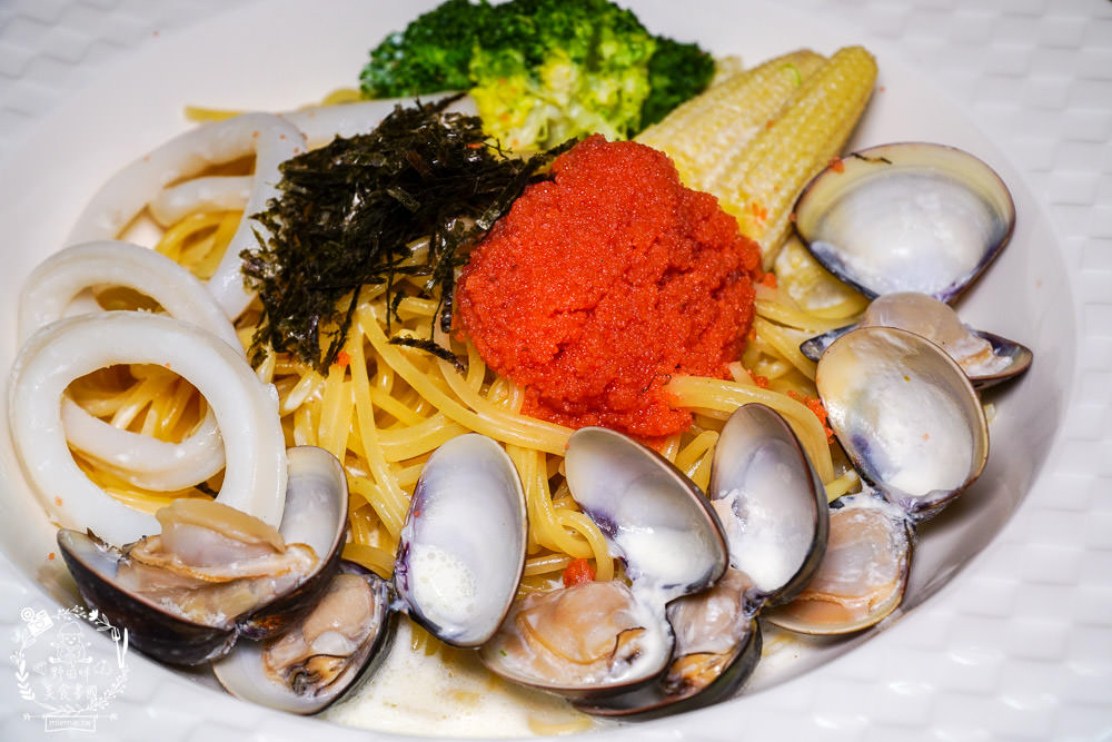 高雄[顥月義式料理]隱藏在市場內的頂級義大利麵店!日本進口的海膽明太子太浮誇了!