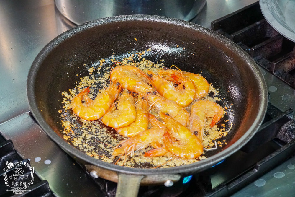 高雄[顥月義式料理]隱藏在市場內的頂級義大利麵店!日本進口的海膽明太子太浮誇了!