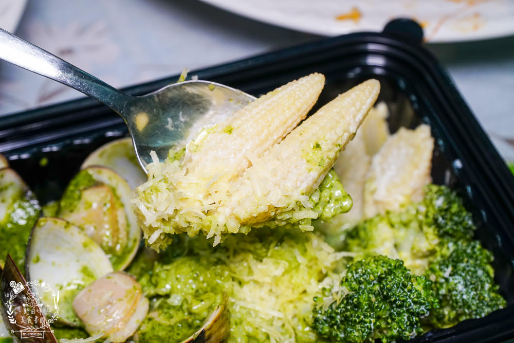 高雄[顥月義式料理]隱藏在市場內的頂級義大利麵店!日本進口的海膽明太子太浮誇了!