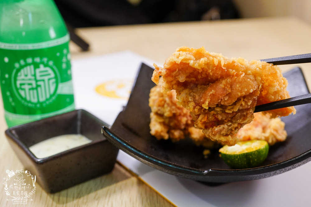 高雄排隊拉麵店[食8番王者拉麵]比日本拉麵更有個性的秘傳家系拉麵│前鎮美食‧高雄拉麵推薦