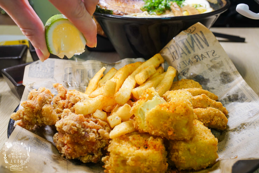 高雄排隊拉麵店[食8番王者拉麵]比日本拉麵更有個性的秘傳家系拉麵│前鎮美食‧高雄拉麵推薦