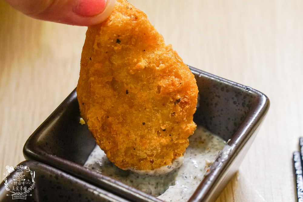 高雄排隊拉麵店[食8番王者拉麵]比日本拉麵更有個性的秘傳家系拉麵│前鎮美食‧高雄拉麵推薦