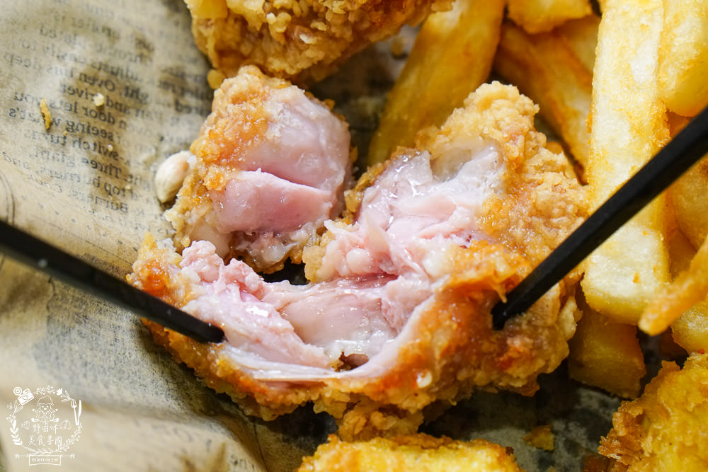 高雄排隊拉麵店[食8番王者拉麵]比日本拉麵更有個性的秘傳家系拉麵│前鎮美食‧高雄拉麵推薦