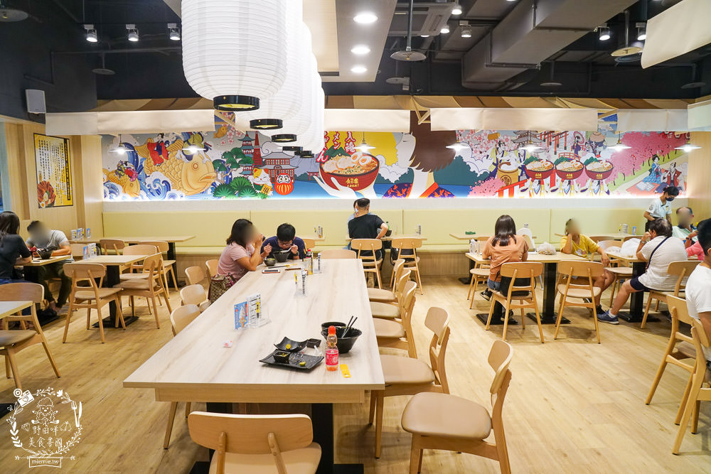 高雄排隊拉麵店[食8番王者拉麵]比日本拉麵更有個性的秘傳家系拉麵│前鎮美食‧高雄拉麵推薦