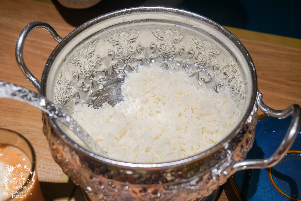 高雄[饗泰多泰式料理]義享天地泰國料理!精緻合菜客製化聚餐推薦!月亮蝦餅超厚實!