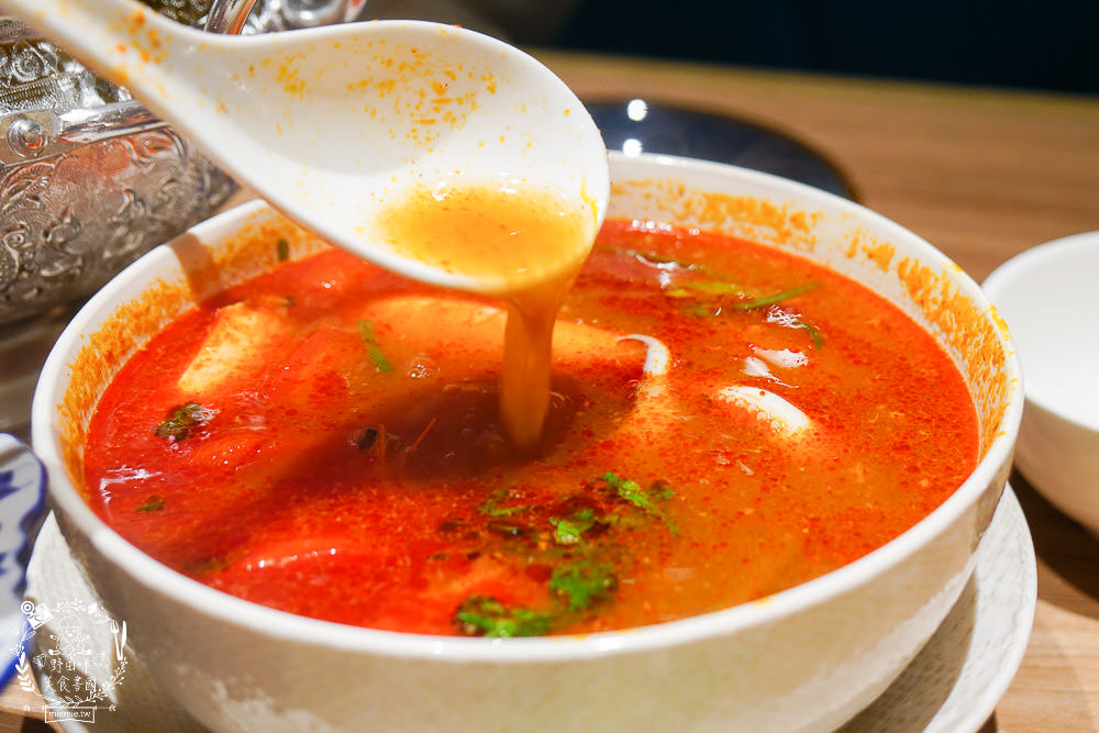 高雄[饗泰多泰式料理]義享天地泰國料理!精緻合菜客製化聚餐推薦!月亮蝦餅超厚實!