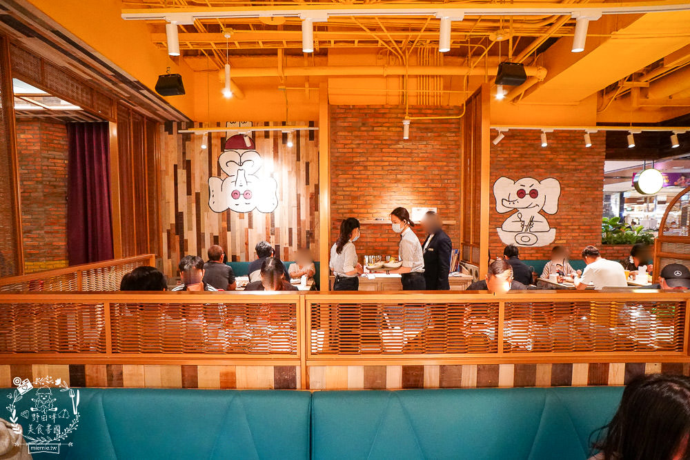 高雄[饗泰多泰式料理]義享天地泰國料理!精緻合菜客製化聚餐推薦!月亮蝦餅超厚實!