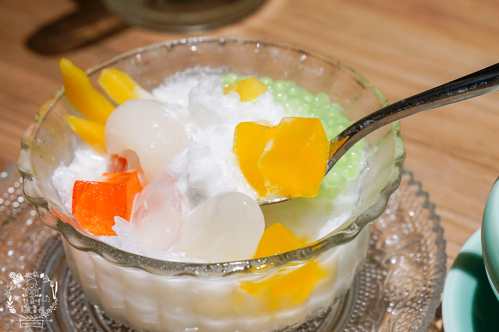 高雄[饗泰多泰式料理]義享天地泰國料理!精緻合菜客製化聚餐推薦!月亮蝦餅超厚實!