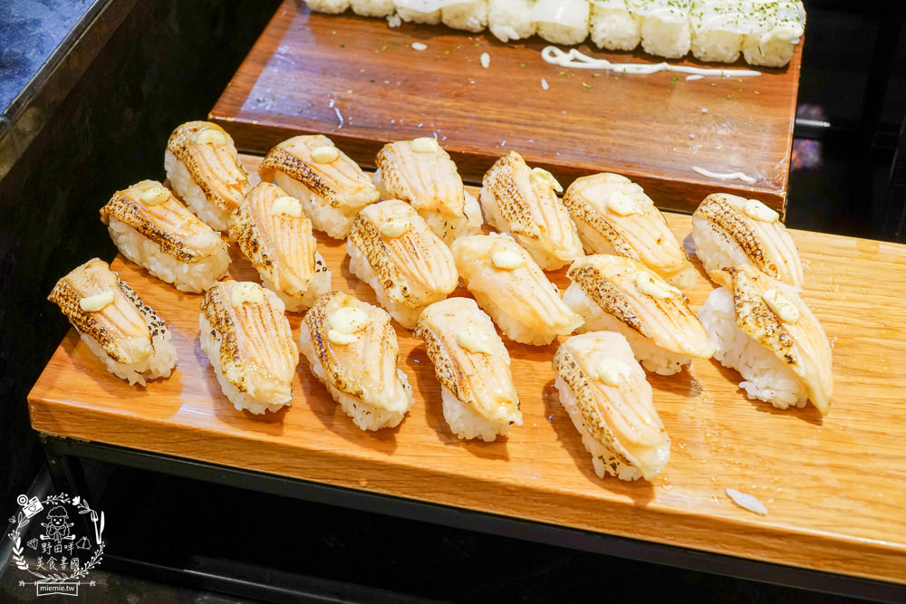 饗麻饗辣火鍋吃到飽夢時代店|高雄麻辣香瀰漫整個停車場的火鍋吃到飽餐廳!澳洲和牛+七股活蝦+螃蟹+雞佛超推薦！