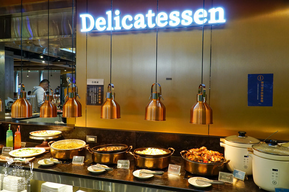 饗麻饗辣火鍋吃到飽夢時代店|高雄麻辣香瀰漫整個停車場的火鍋吃到飽餐廳!澳洲和牛+七股活蝦+螃蟹+雞佛超推薦！