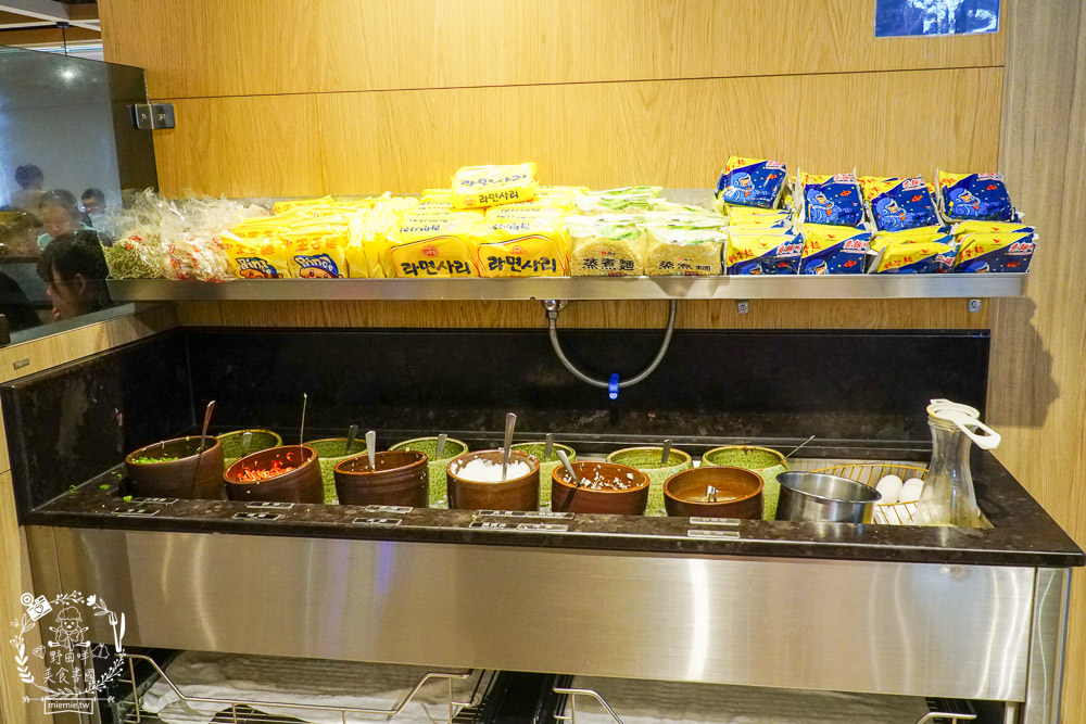 饗麻饗辣火鍋吃到飽夢時代店|高雄麻辣香瀰漫整個停車場的火鍋吃到飽餐廳!澳洲和牛+七股活蝦+螃蟹+雞佛超推薦！