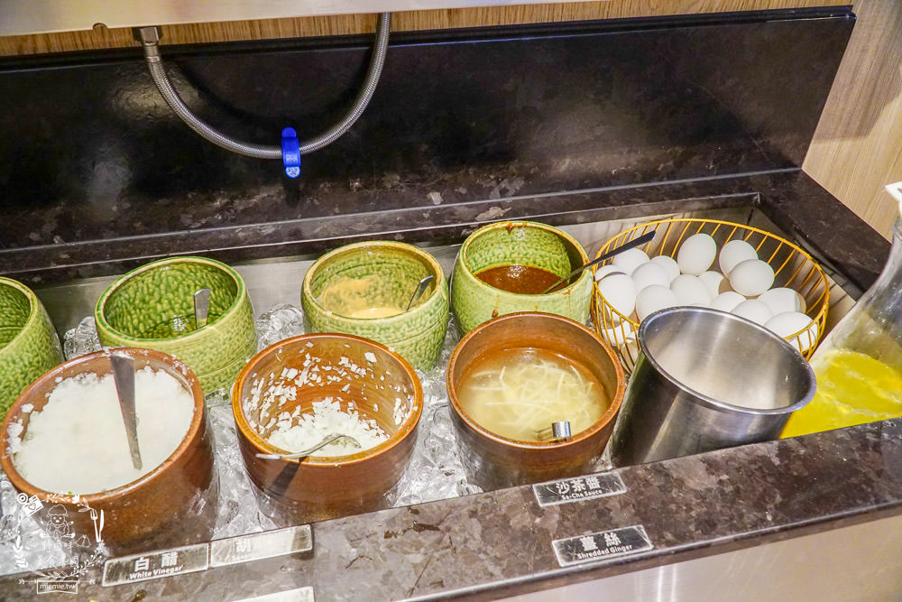 饗麻饗辣火鍋吃到飽夢時代店|高雄麻辣香瀰漫整個停車場的火鍋吃到飽餐廳!澳洲和牛+七股活蝦+螃蟹+雞佛超推薦！