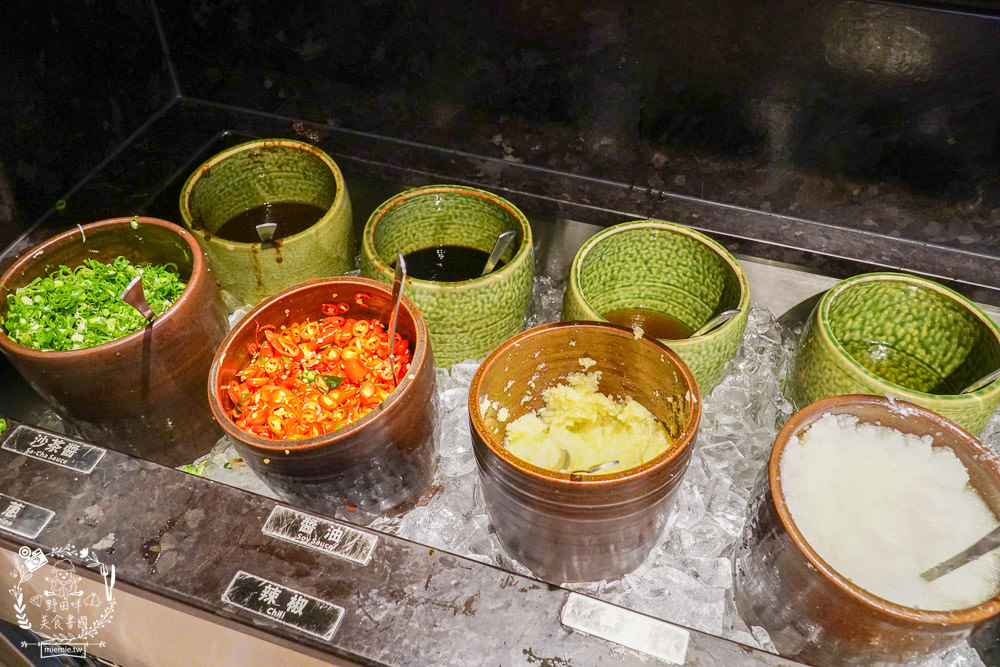 饗麻饗辣火鍋吃到飽夢時代店|高雄麻辣香瀰漫整個停車場的火鍋吃到飽餐廳!澳洲和牛+七股活蝦+螃蟹+雞佛超推薦！