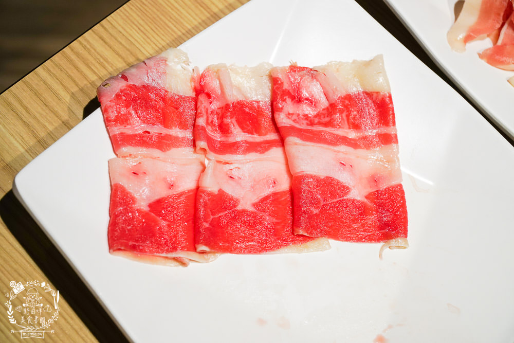 饗麻饗辣火鍋吃到飽夢時代店|高雄麻辣香瀰漫整個停車場的火鍋吃到飽餐廳!澳洲和牛+七股活蝦+螃蟹+雞佛超推薦！