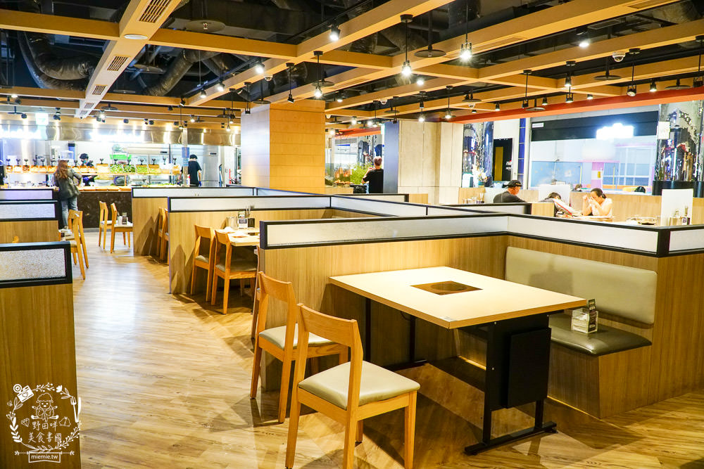 饗麻饗辣火鍋吃到飽夢時代店|高雄麻辣香瀰漫整個停車場的火鍋吃到飽餐廳!澳洲和牛+七股活蝦+螃蟹+雞佛超推薦！