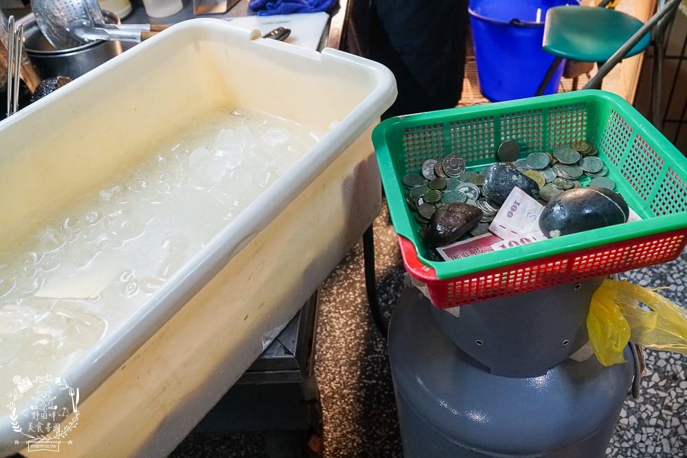 香香香臭豆腐|鳳山天公廟附近的人氣臭豆腐！在地人從小吃到大的鳳山臭豆腐！