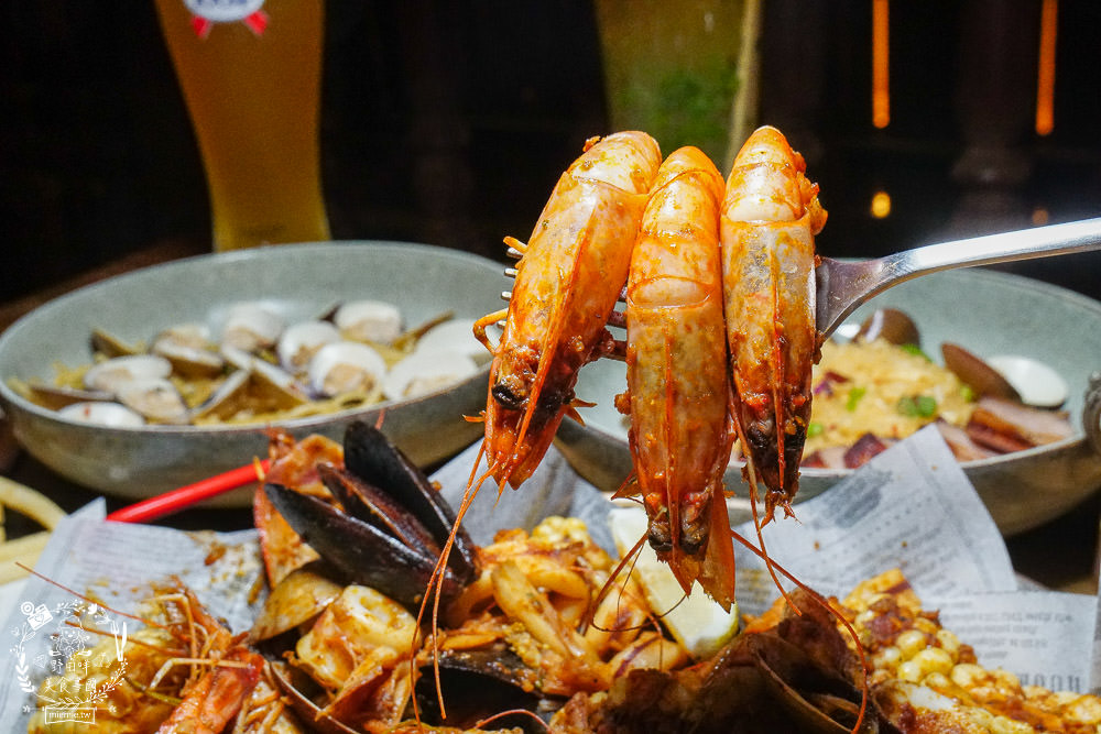 高雄餐酒館[馬爹力舊美式餐酒館]超好拍的美國西部風情x銷魂的浮誇調酒與搖滾海鮮