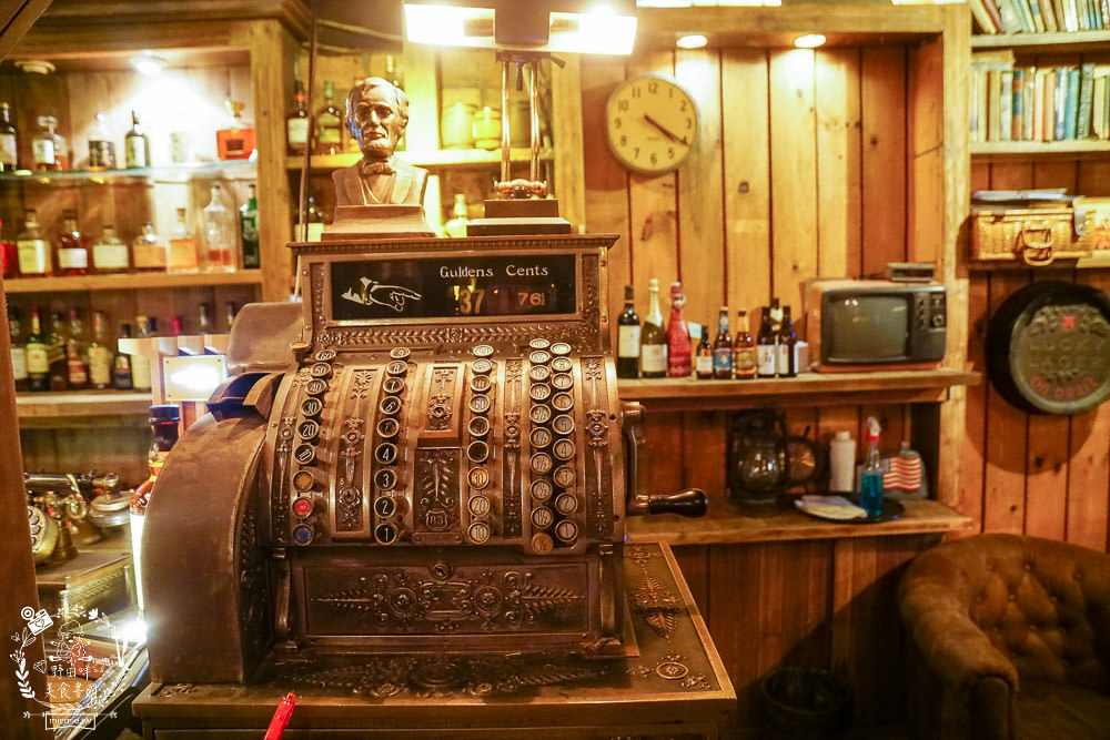 高雄餐酒館[馬爹力舊美式餐酒館]超好拍的美國西部風情x銷魂的浮誇調酒與搖滾海鮮