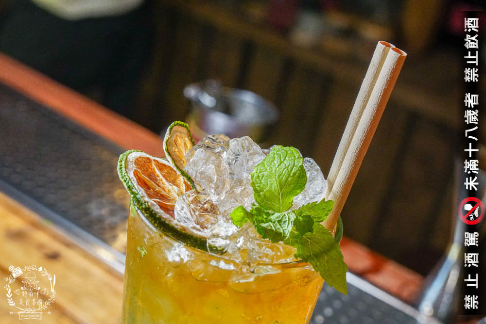 高雄餐酒館[馬爹力舊美式餐酒館]超好拍的美國西部風情x銷魂的浮誇調酒與搖滾海鮮
