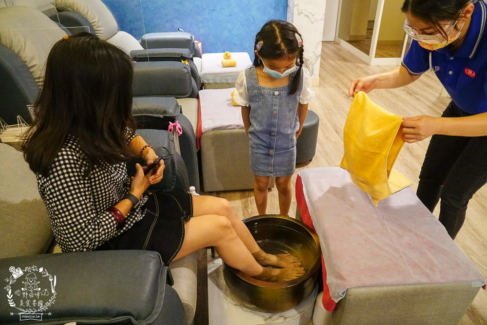 高雄[驛筠珍養身Spa會館五甲店]全身推拿+腳底按摩+泡腳平日居然只要999元?