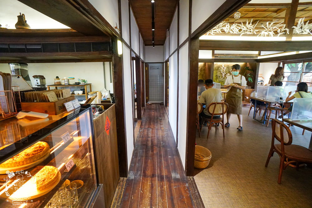 高雄[驢子實驗室]黃埔新村的日式咖啡廳!綠意盎然的療癒美景超愜意!