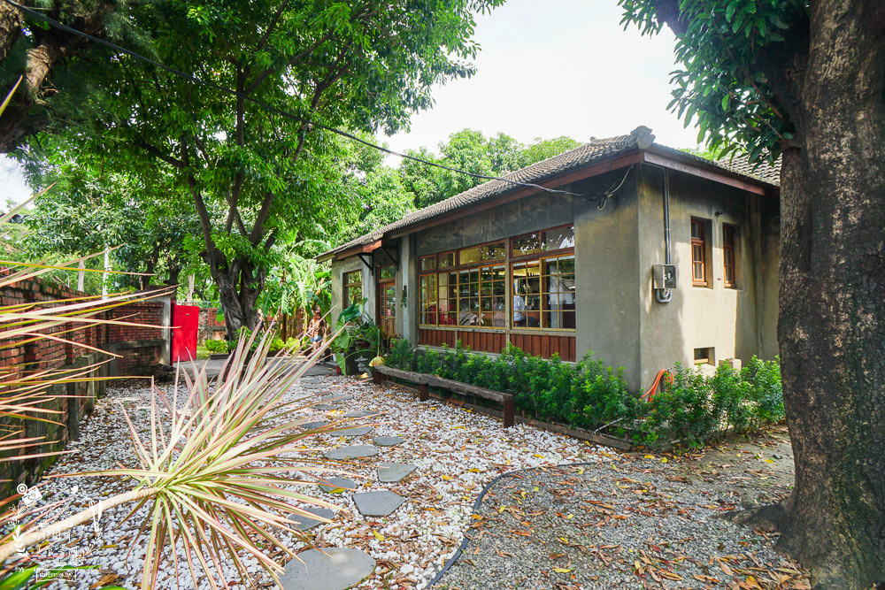 高雄[驢子實驗室]黃埔新村的日式咖啡廳!綠意盎然的療癒美景超愜意!